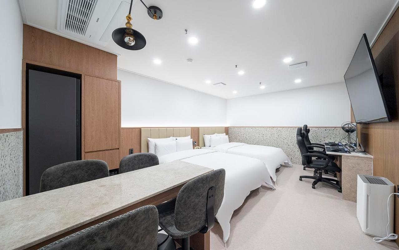 Rosy Hotel Cheongju Exteriör bild