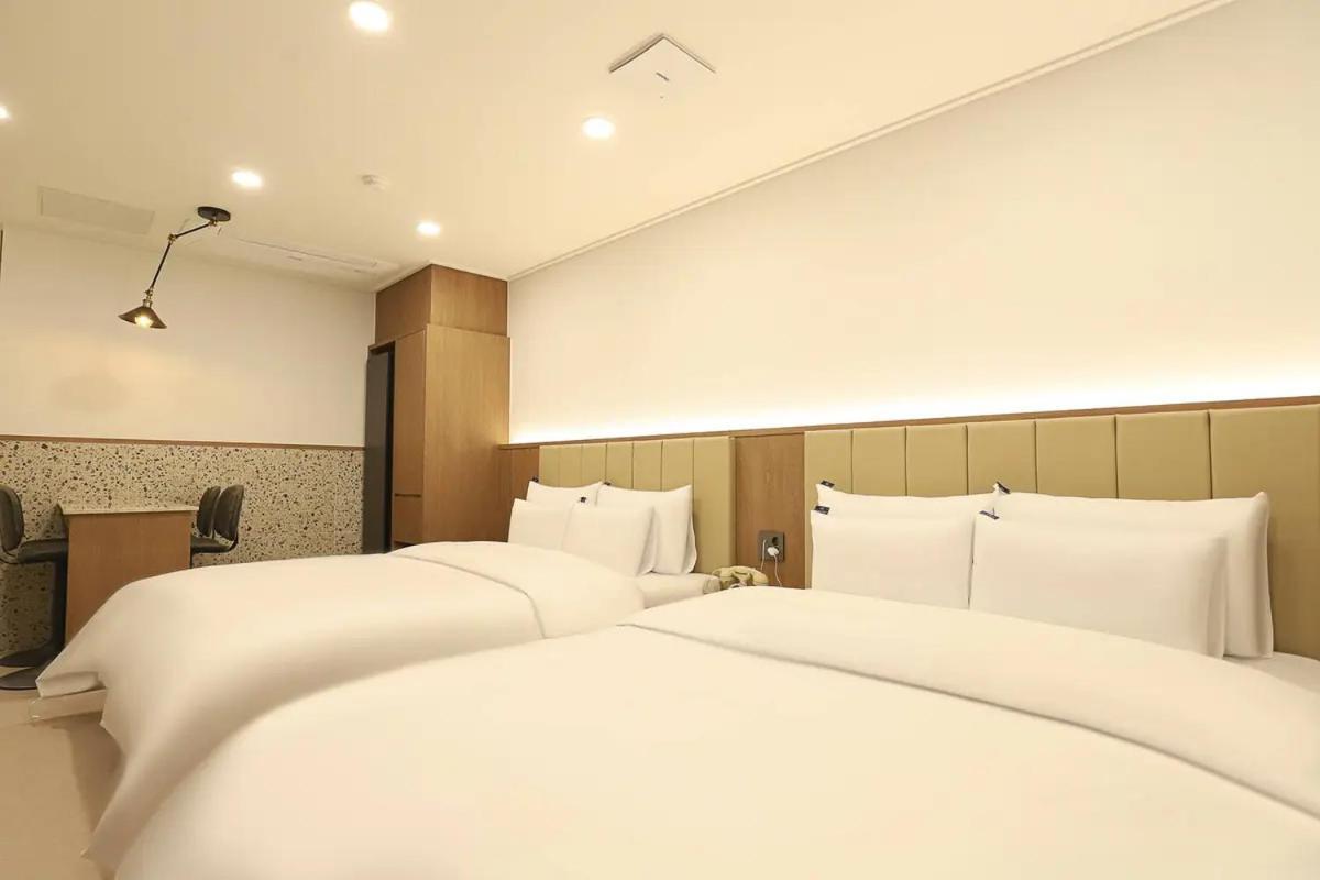 Rosy Hotel Cheongju Exteriör bild