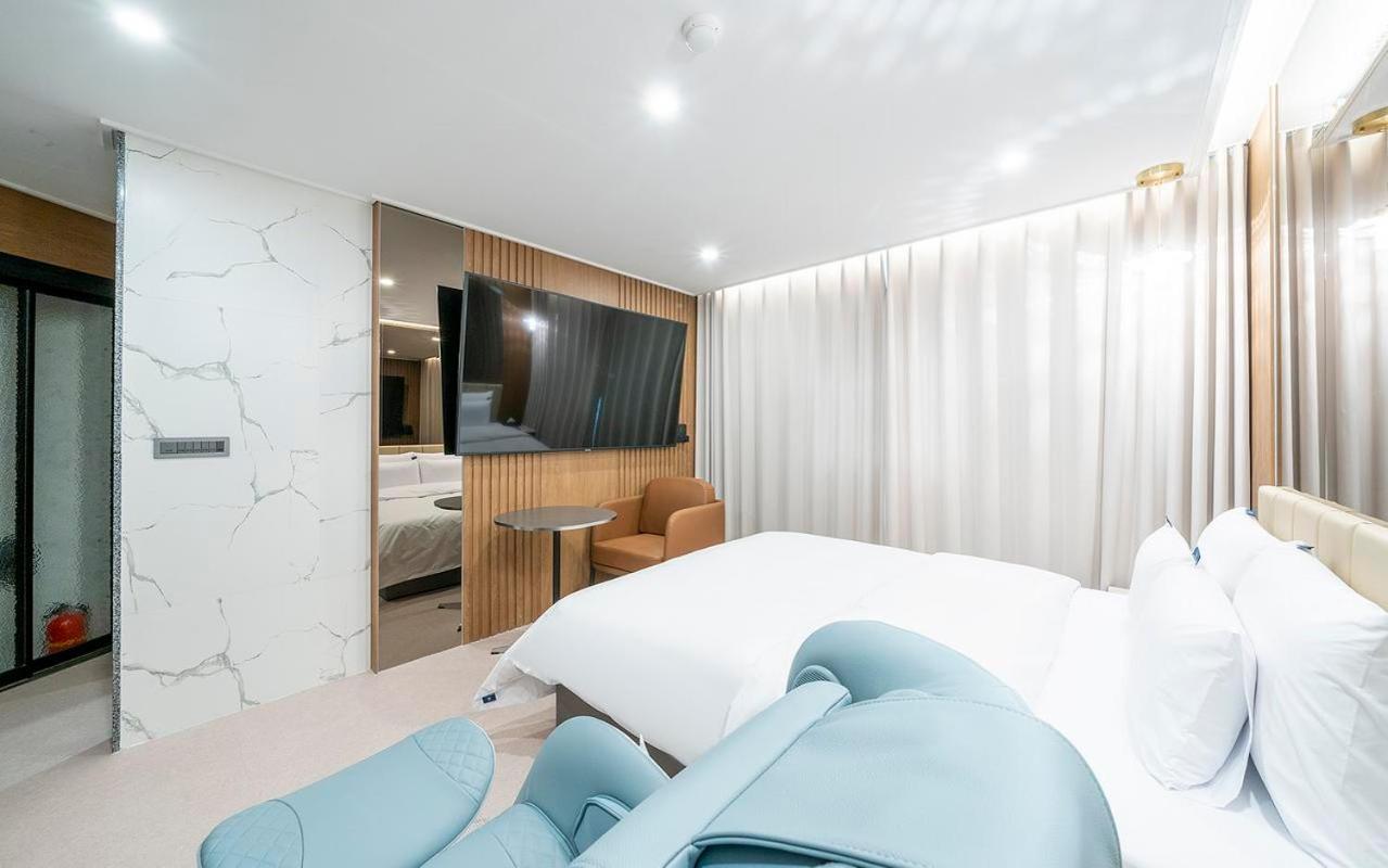 Rosy Hotel Cheongju Exteriör bild