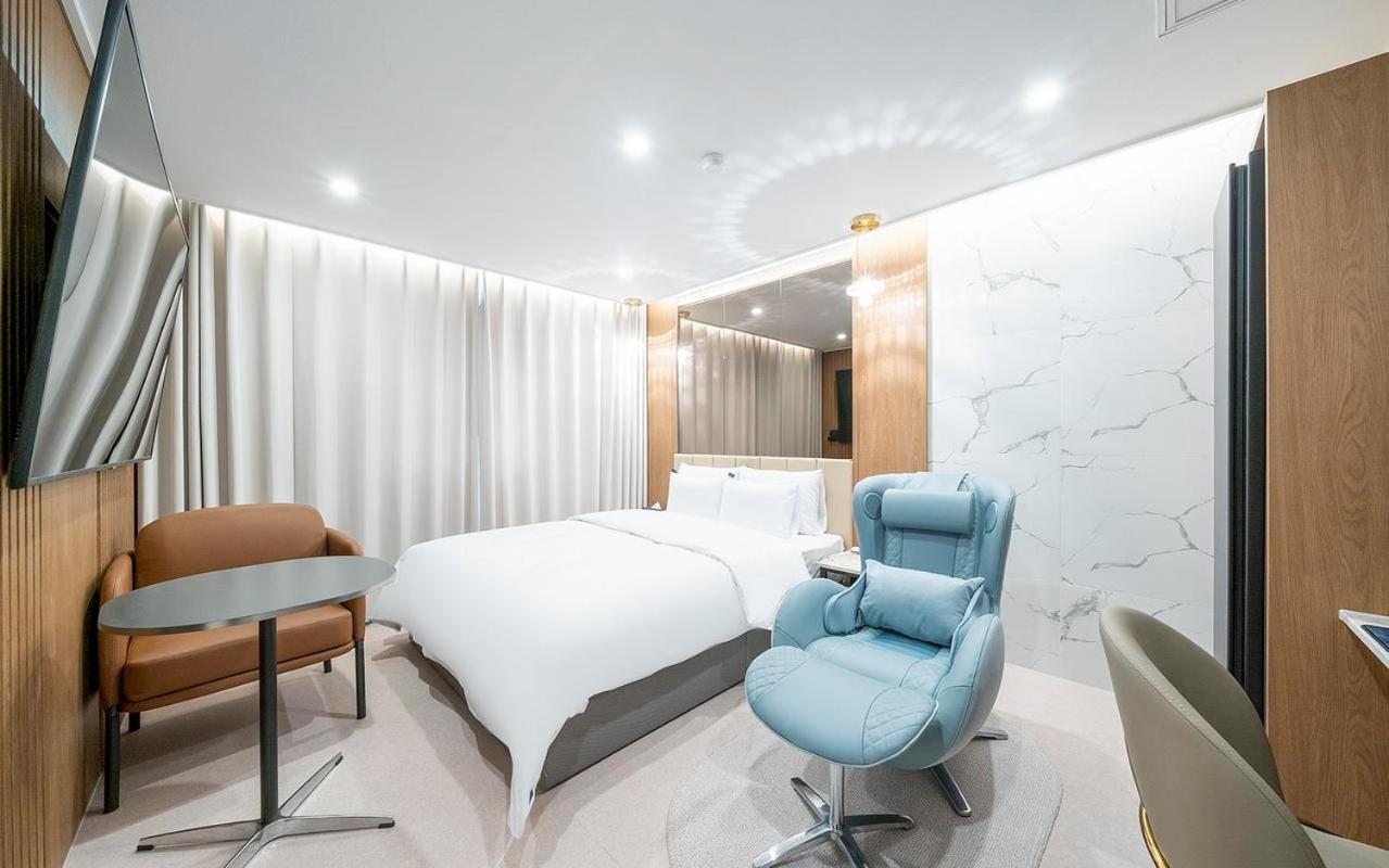 Rosy Hotel Cheongju Exteriör bild