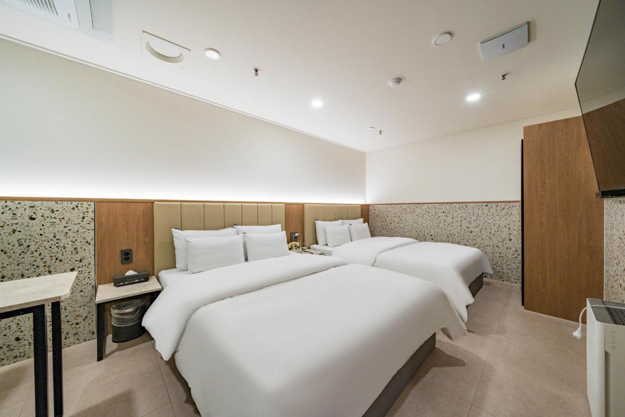 Rosy Hotel Cheongju Exteriör bild