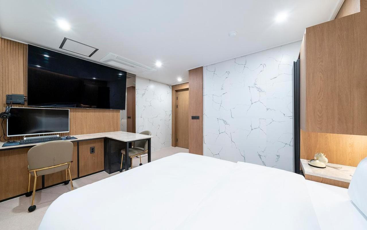 Rosy Hotel Cheongju Exteriör bild